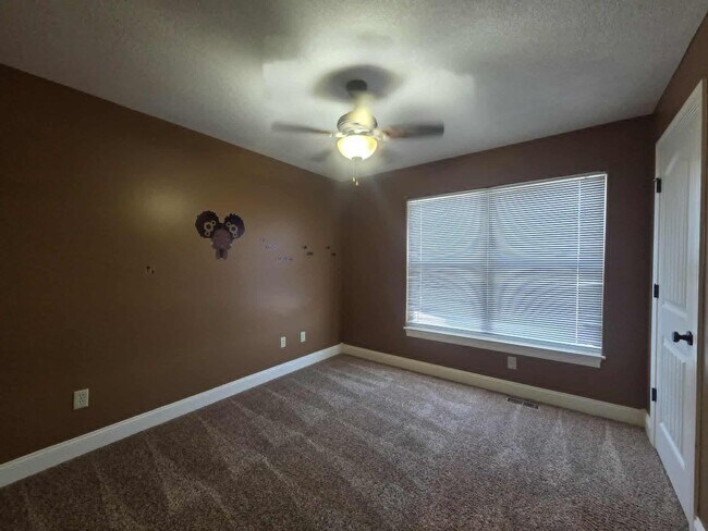 Building Photo - Spacious Home for Rent!