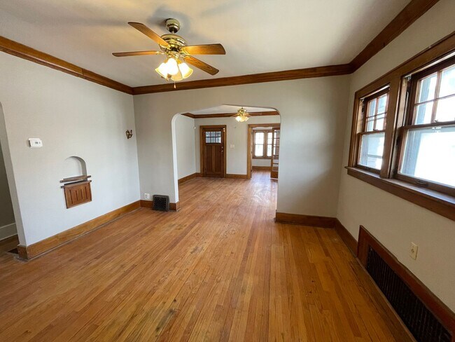 Building Photo - 4273 Wirt St