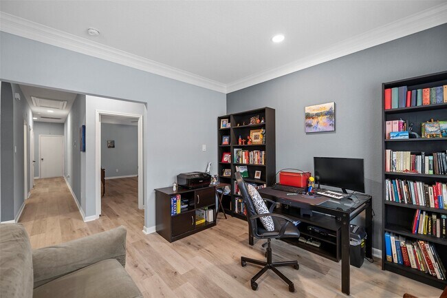 Building Photo - 16711 Canyon Whisper Dr