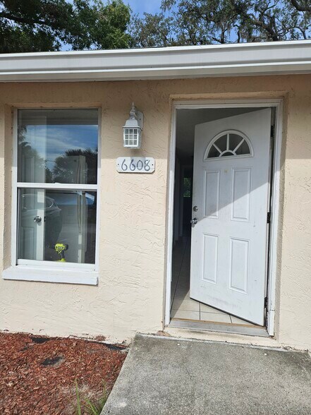 Building Photo - 6608 Chalice St