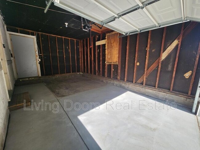 Building Photo - 2201 N 65th St