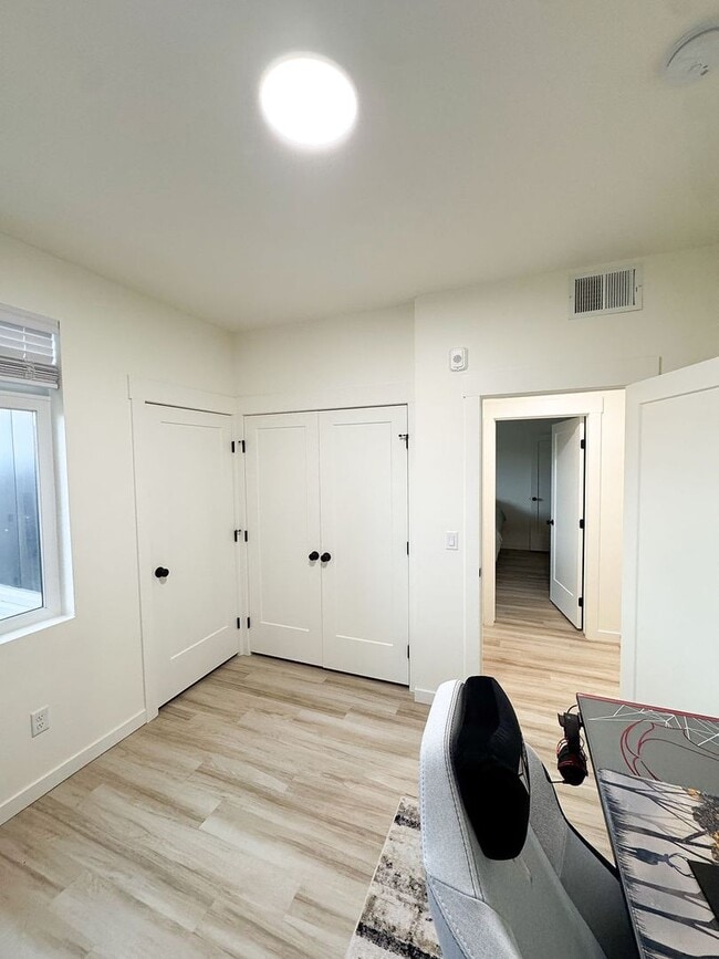 Building Photo - Beautiful Condo For Rent In Rexburg!