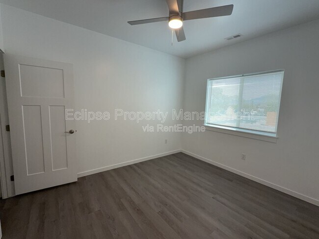 Building Photo - 147 Buena Vista Dr