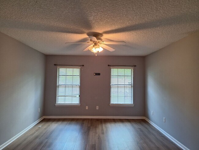 Building Photo - Single Family home in St. Johns