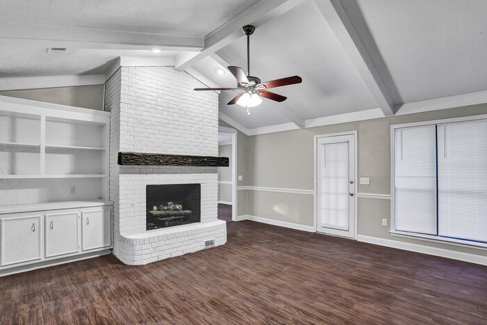 Building Photo - 128 Dogwood Cir
