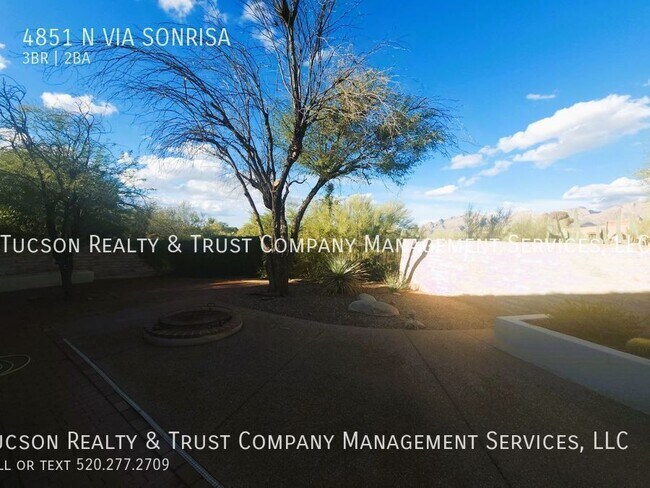 Building Photo - 4851 Vía Sonrisa