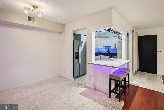 Building Photo - 3803 Laramie Pl