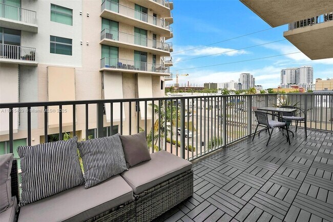 Building Photo - 2100 Van Buren St