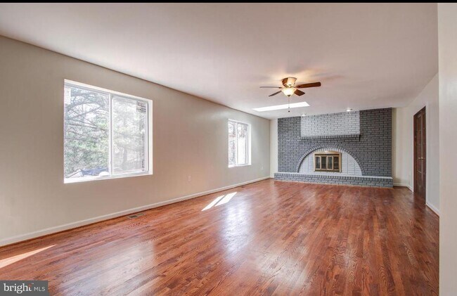 Building Photo - 11904 Aten St