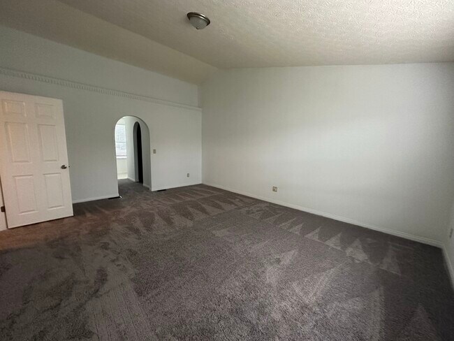 Building Photo - 1767 Damos Way