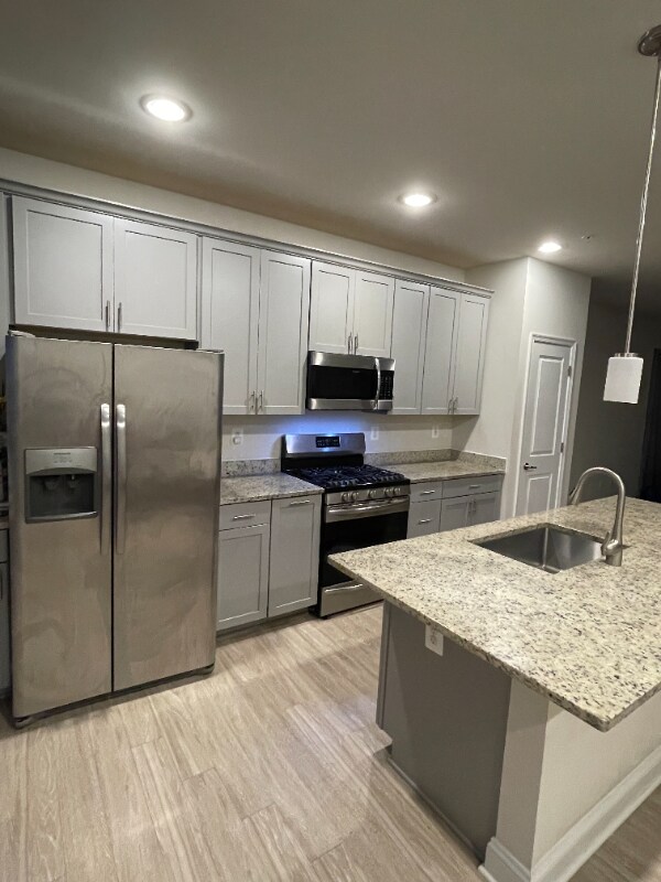Building Photo - 551 Roszel Way