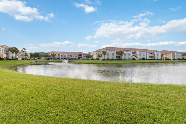 Building Photo - 2950 Viscaya Pl