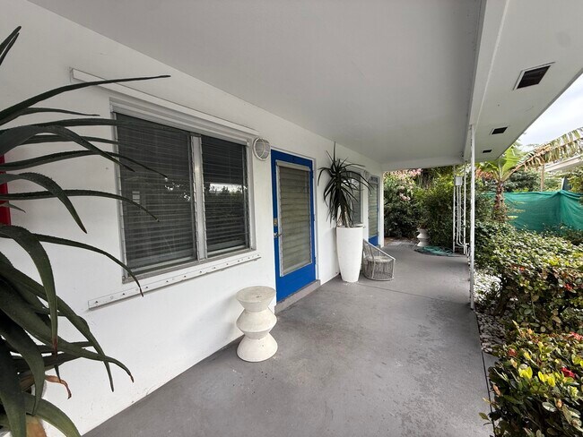 Building Photo - 1210 S M St