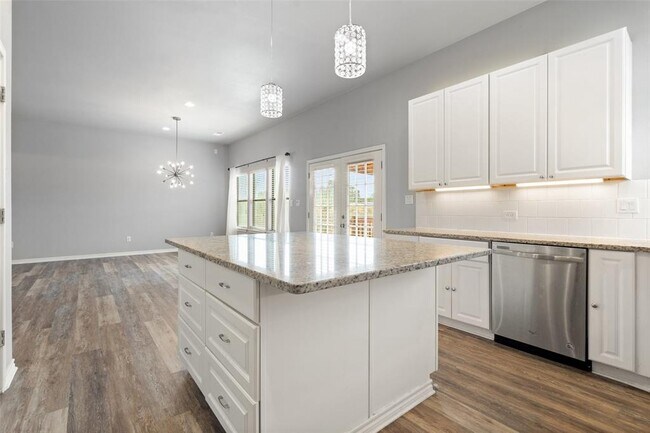 Building Photo - 1024 Daviot Dr