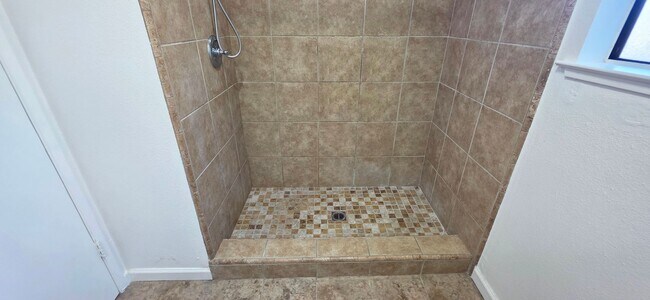 Building Photo - 7862 Hampton Ln