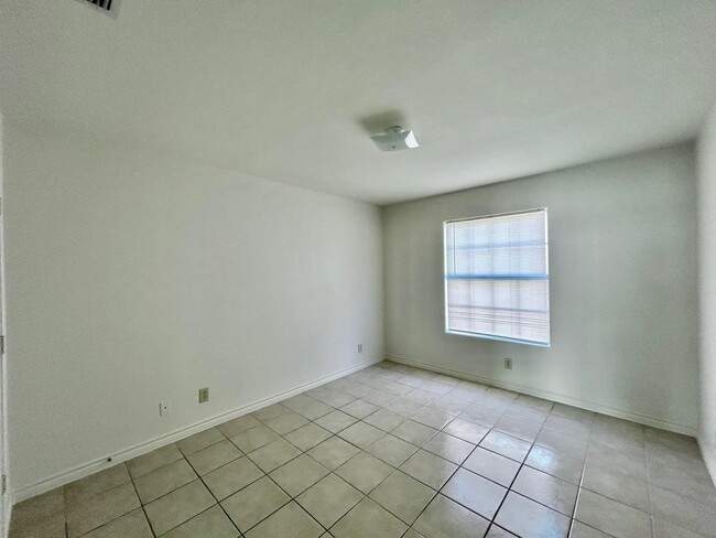 Building Photo - 1752 Tiara Trail