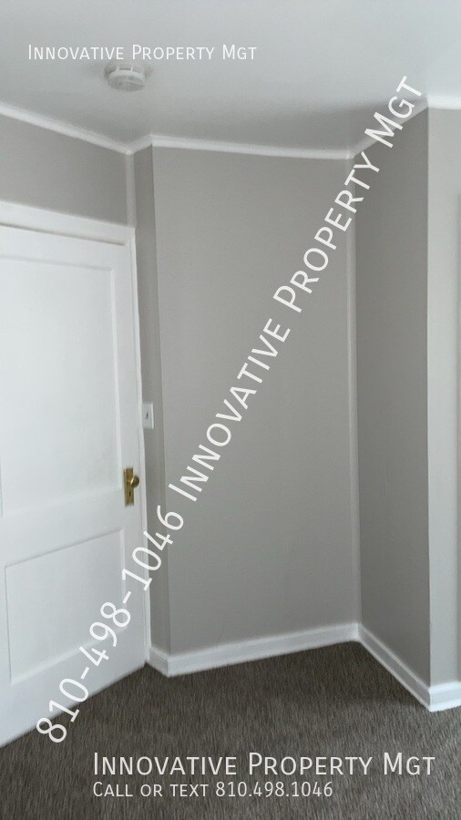 Building Photo - 1012 Farnum Ave