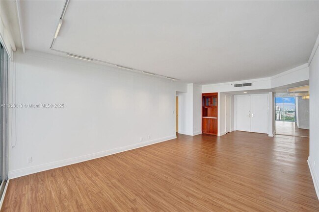 Building Photo - 20281 E Country Club Dr