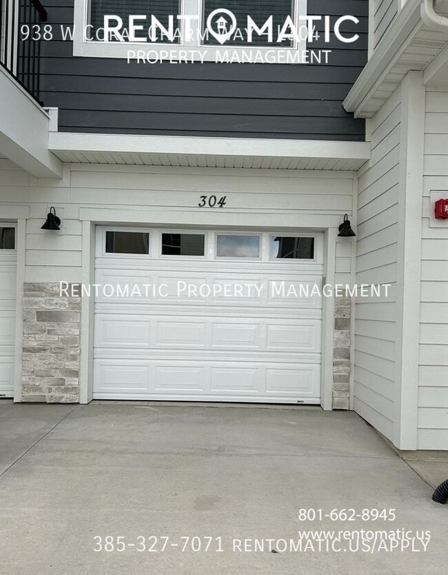 Building Photo - 938 W Coral Charm Wy