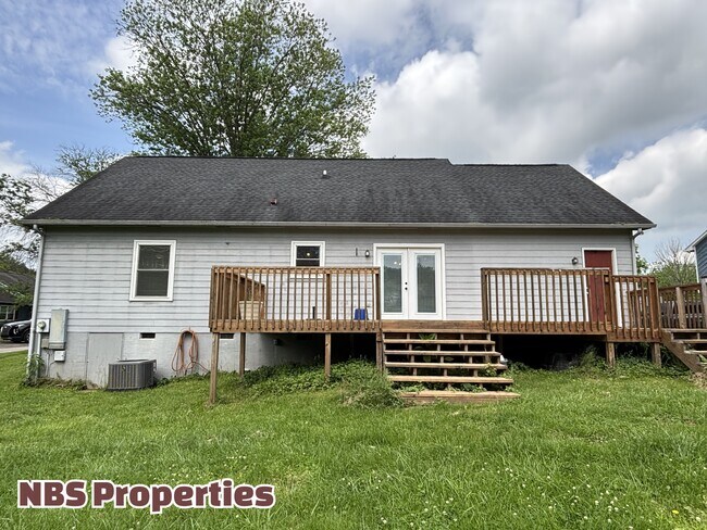 Building Photo - 7404 Foxglove Ln