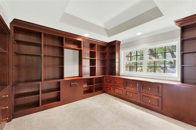 Building Photo - 200 S Interlachen Ave