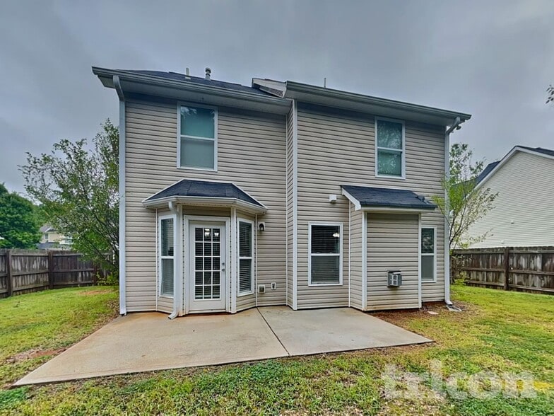 Building Photo - 111 Darbys Run Way