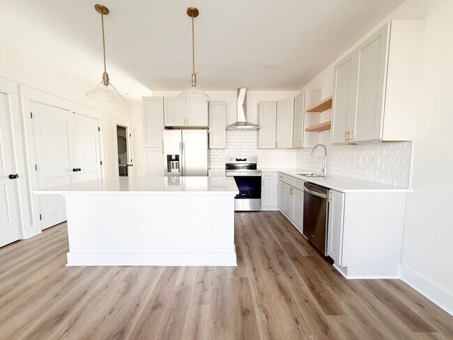 Building Photo - Luxury 3-Bedroom Townhome with Flex Room at Highbury + Summer Special