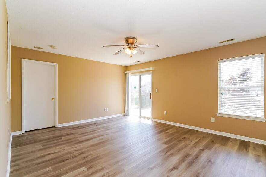 Building Photo - 7621 Blue Willow Dr