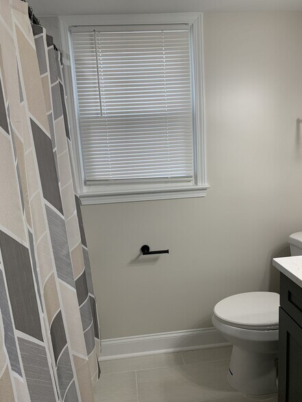 Bathroom - 2824 Wyncote Dr