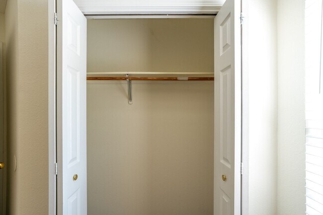 Building Photo - 4401-4403-4403 Cheryl Ct