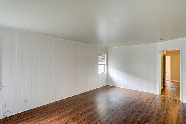 Building Photo - 2829 Doles Pl