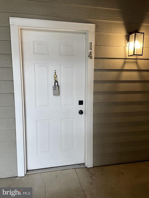 Building Photo - 1708 Lake Shore Crest Dr