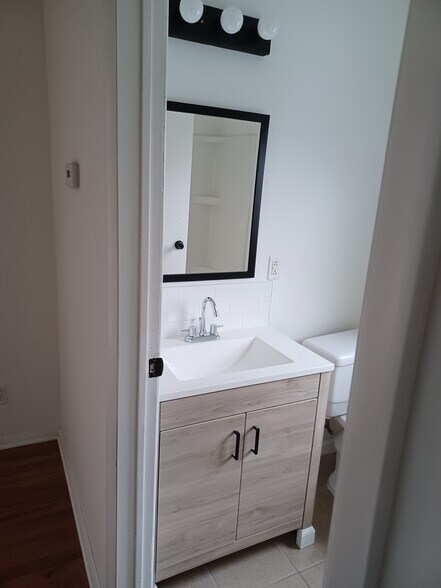 vanity - 21 2nd Ave