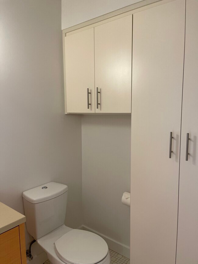 Building Photo - 3601 SW River Pkwy