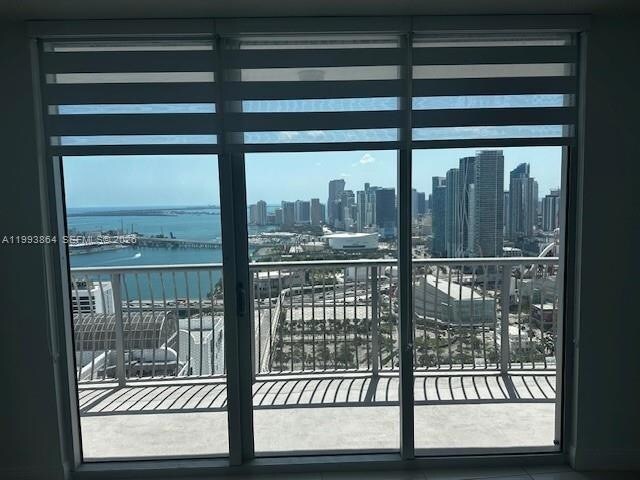 Building Photo - 1750 N Bayshore Dr