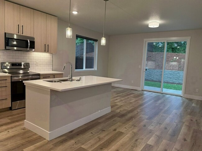 Building Photo - Beautiful Three Bedroom New Construction Home For Rent