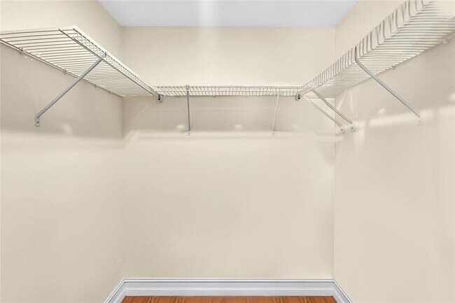 Building Photo - 1634 NE 5th Ct
