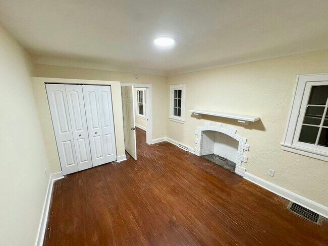 Building Photo - 1923 Freeman St