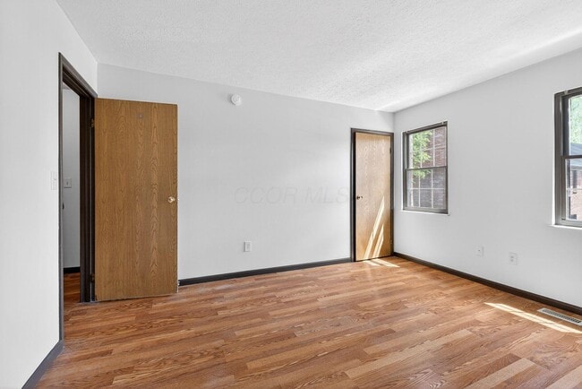 Building Photo - 6477 Brookedge Ct