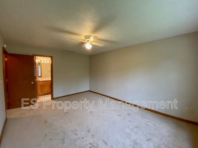 Building Photo - 5834 Blackley Ln