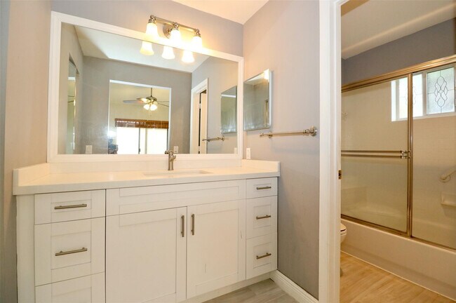 Building Photo - 1466 Mira Vista Cir