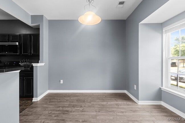 Building Photo - 5514 Belle Pond Dr