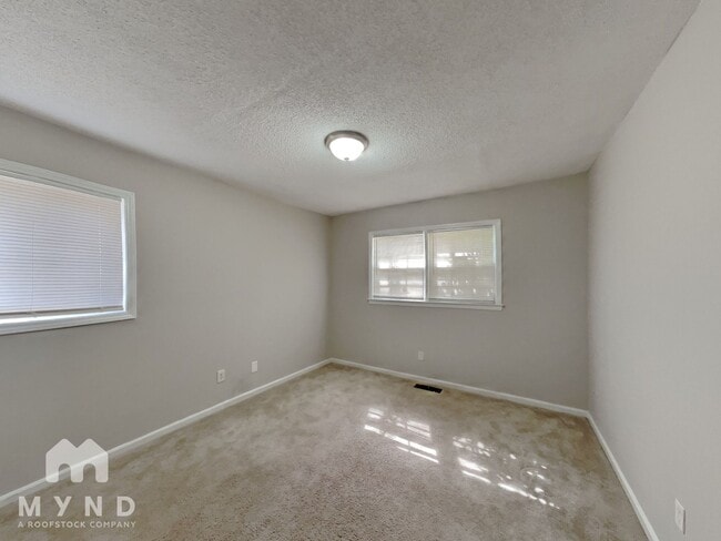 Building Photo - 1529 Plover Rd