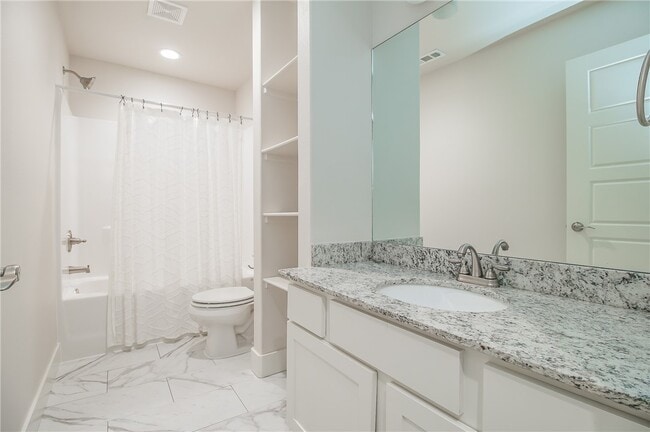 Building Photo - 350 W Kinniburgh Dr