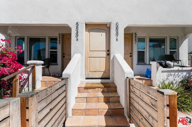 Building Photo - 5847 1/2 Ernest Ave