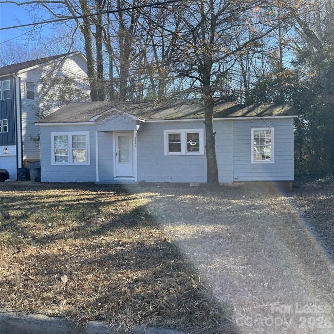 Building Photo - 2621 Dr Carver Rd
