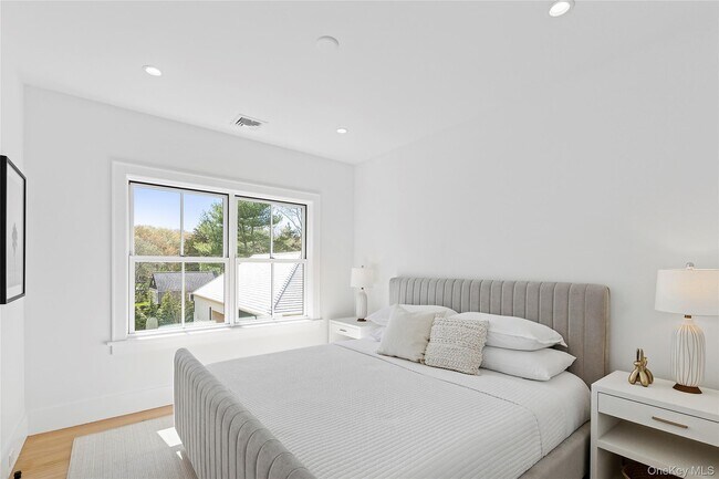 Building Photo - 510 Abrahams Path