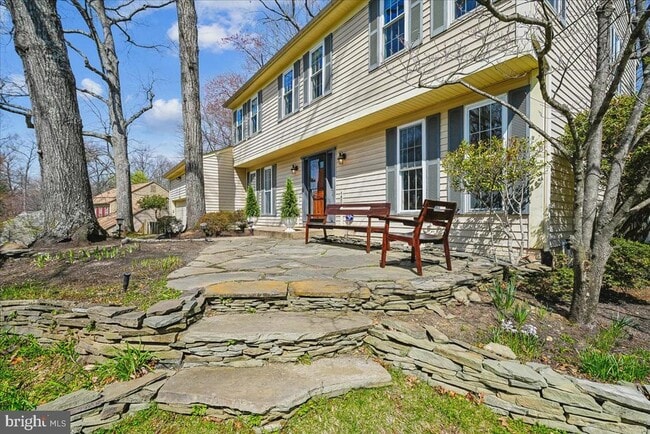 Building Photo - 4400 Loganberry Ln