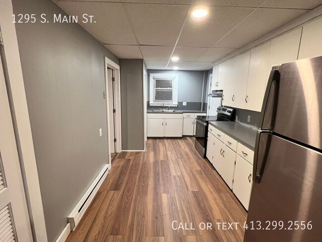 Primary Photo - 1295 S Main St