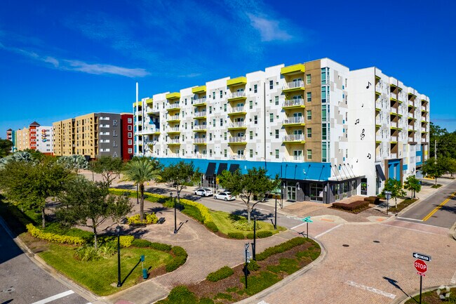 1240 E Ray Charles Ave Tampa, FL 33602-3000 - The Reed at Encore